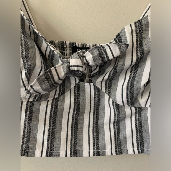 NEW Express Black White Stripe Cotton Ruffle Knot Crop Top Size Large Coastal - Picture 4 of 14